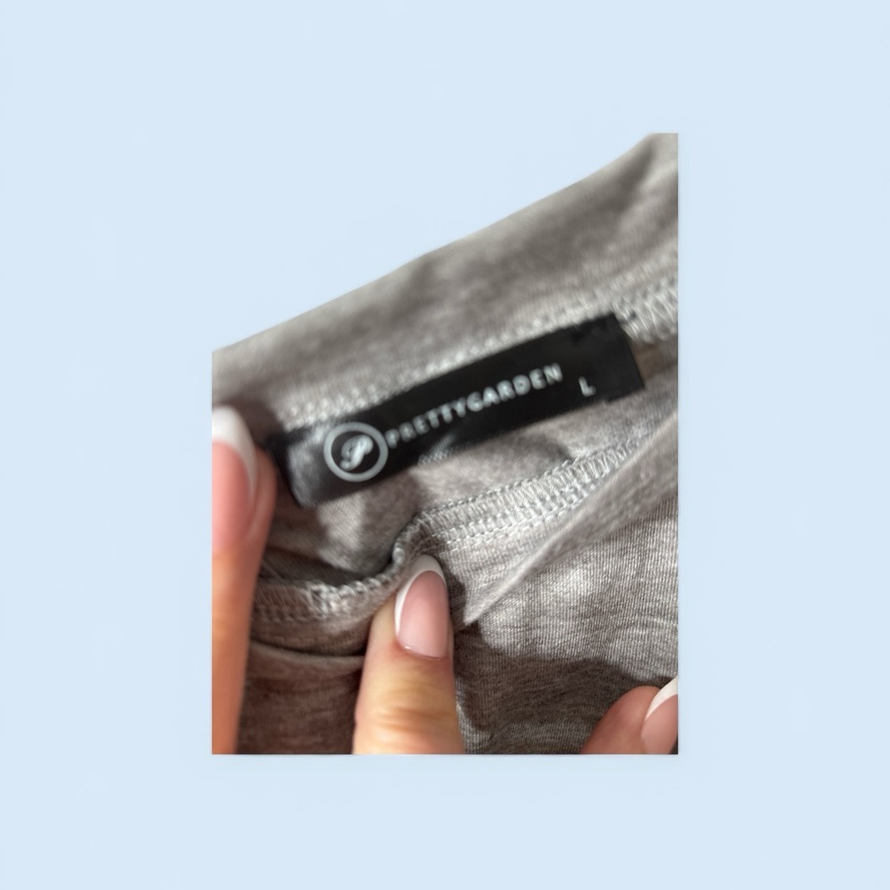 Women’s Grey Long-Sleeve Relaxed Jumpsuit - Picture 2 of 4